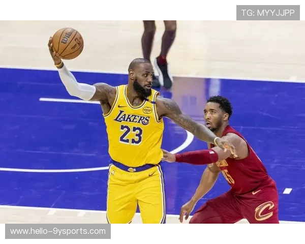 詹姆斯率湖人逆转勇士登顶西部引爆联盟热议全场高光表现再创纪录 詹姆斯率湖人逆转勇士登顶西部引爆联盟热议全场高光表现再创纪录