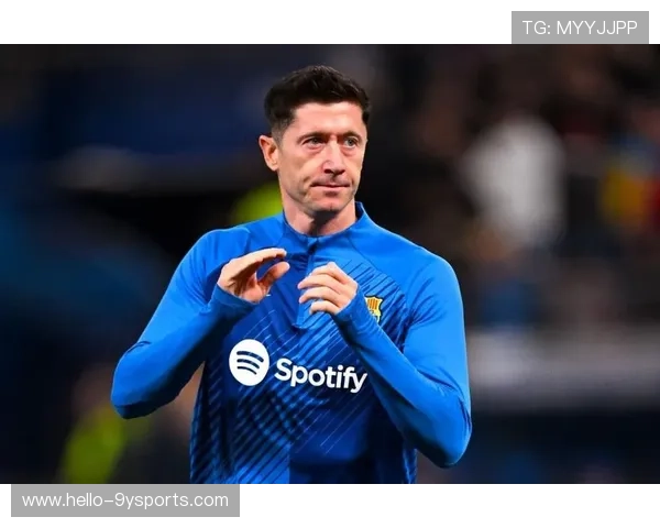 莱万连续首发无球 巴萨中锋轮换策略再成焦点讨论 莱万连续首发无球 巴萨中锋轮换策略再成焦点讨论